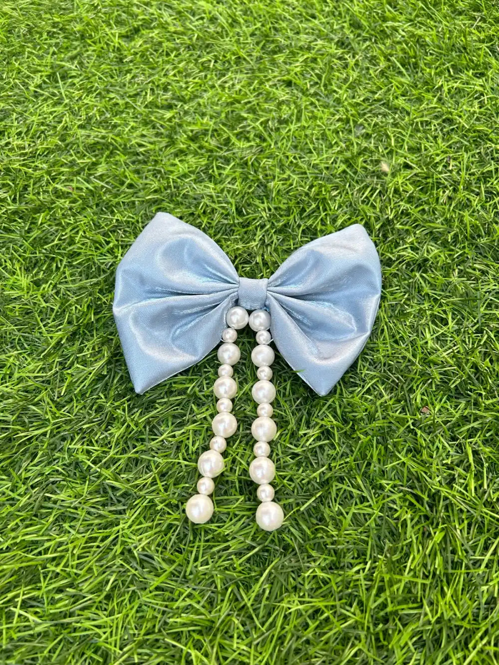 Bow With Pearls