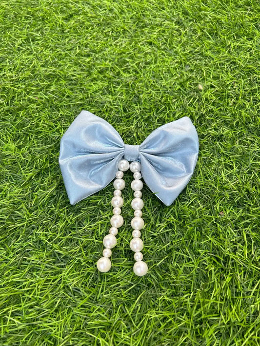 Bow With Pearls