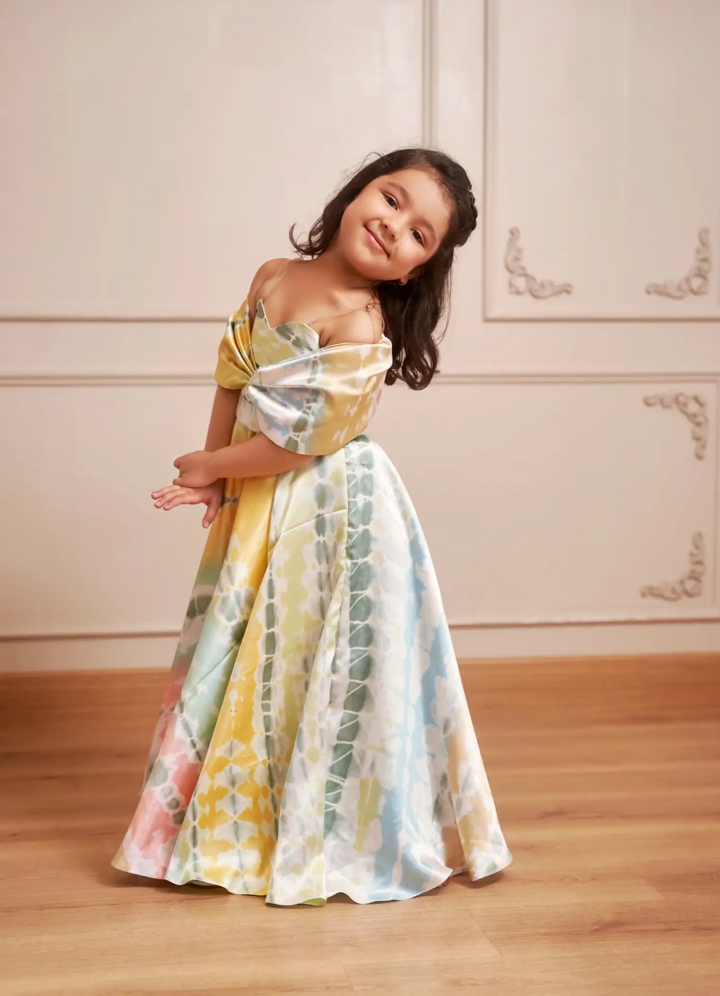 SWEETHEART NECK FLOWY DRESS WITH AN OFF-SHOULDER DRAPE