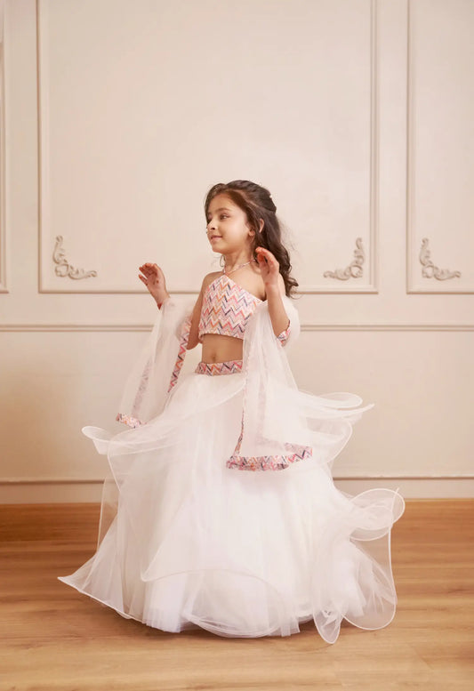 HALTER NECK BLOUSE AND STRUCTURED WIRE SKIRT WITH DUPATTA