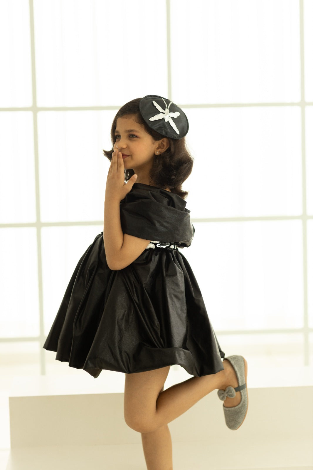 ELECTRIFYING PIECE WITH A CUTE BALLON SKIRT