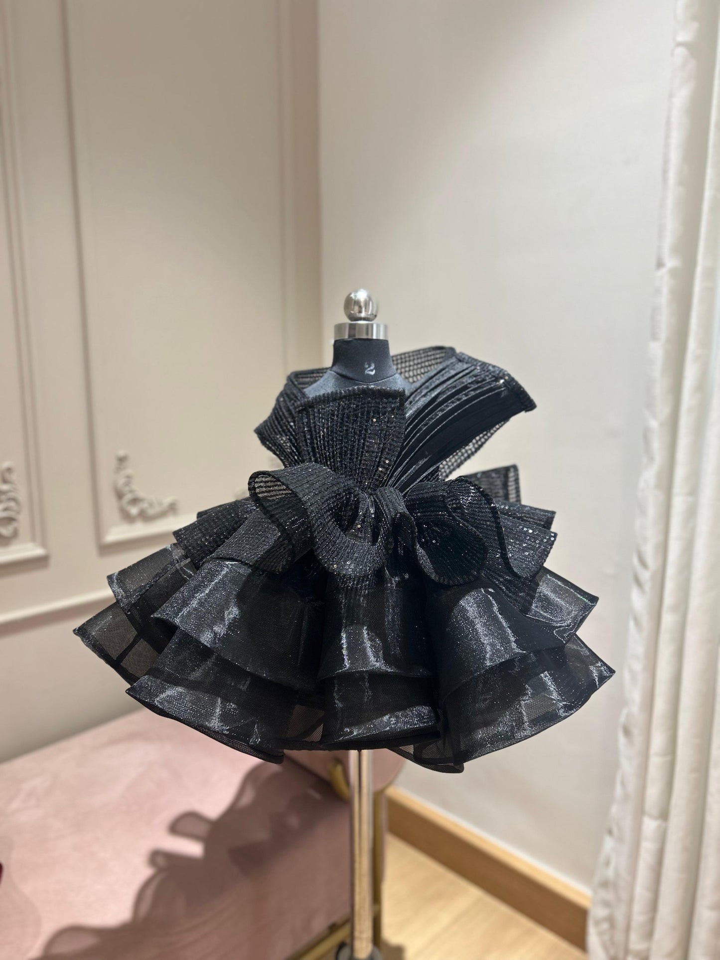 AN ORGANZA SEQUINS PEPLUM SKIRT WITH RING TOP