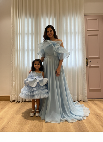 Sky Blue Ocean & Breeze