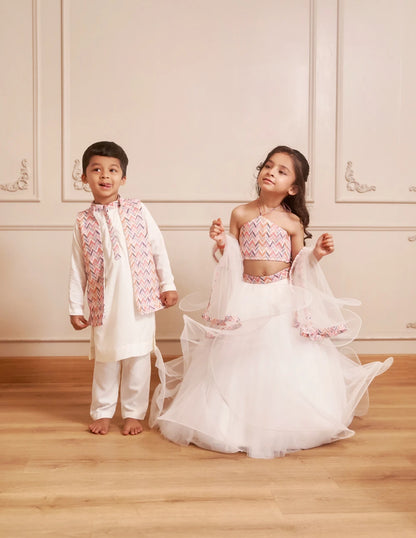 White Kurtha With Bottoms And Bandi