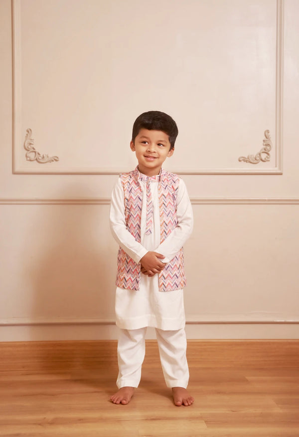 White Kurtha With Bottoms And Bandi