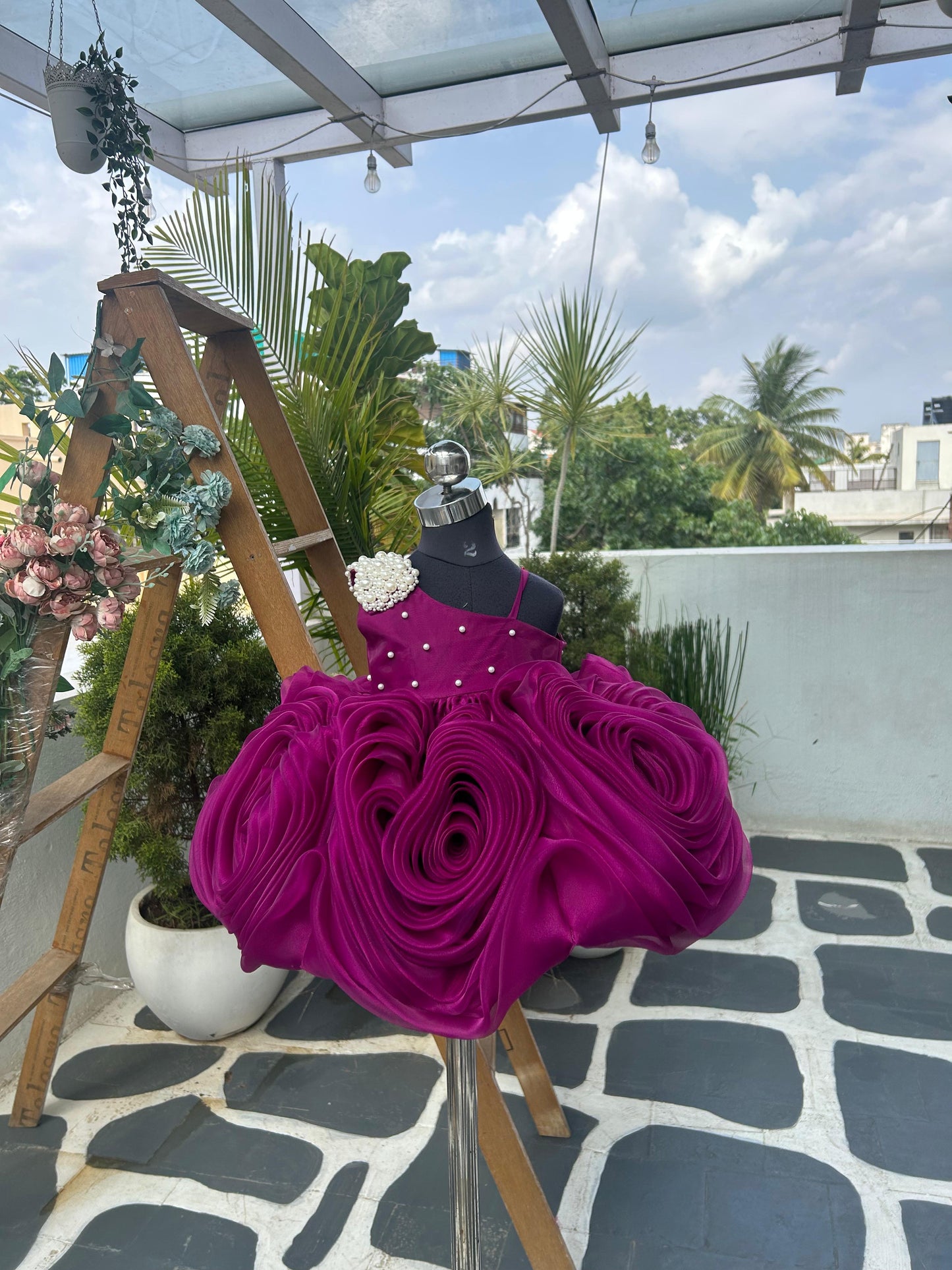 FLORAL ROSE PIECE