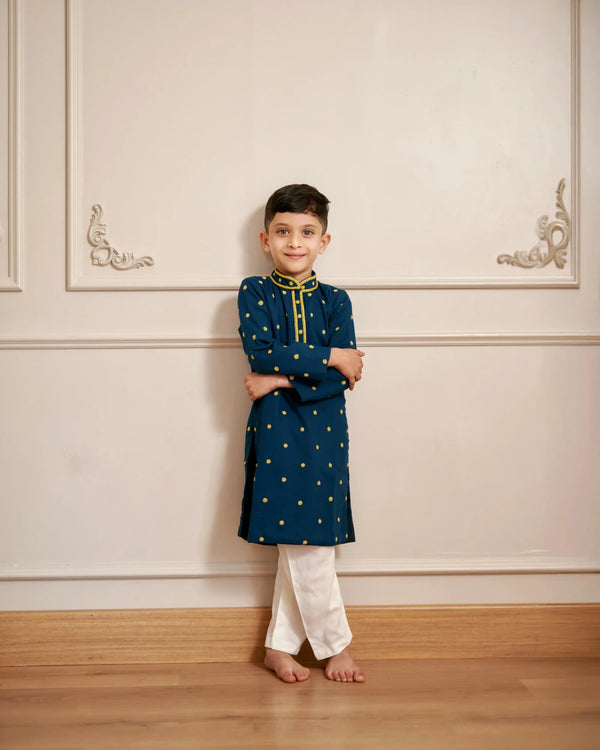 Hand Embroidered Flower Motifs Kurta With Pants